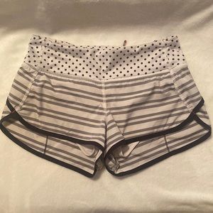 LuluLemon Speed Up Shorts 2.5 size 2
